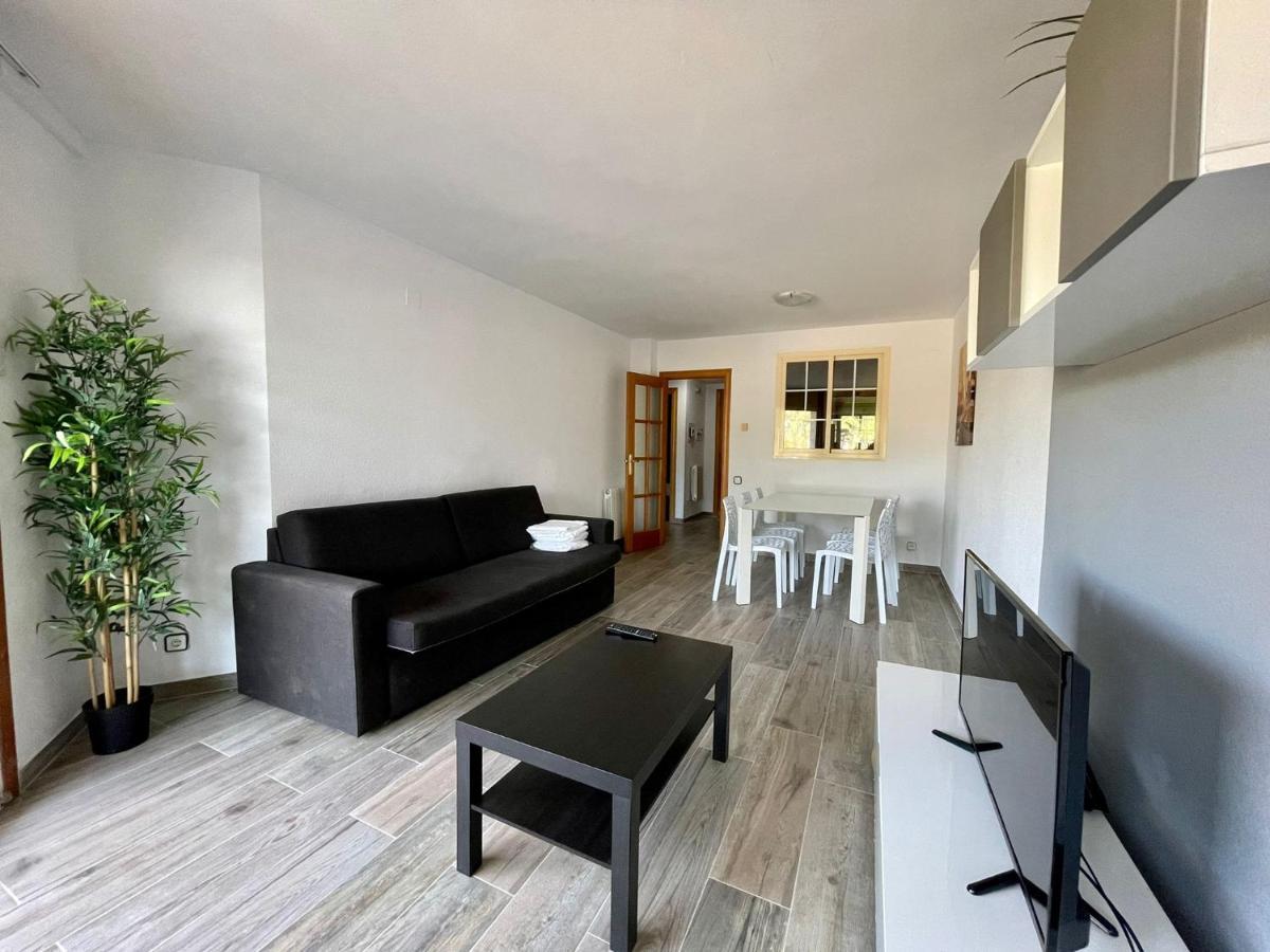 סאלו For A Stay Santillana Plaza מראה חיצוני תמונה