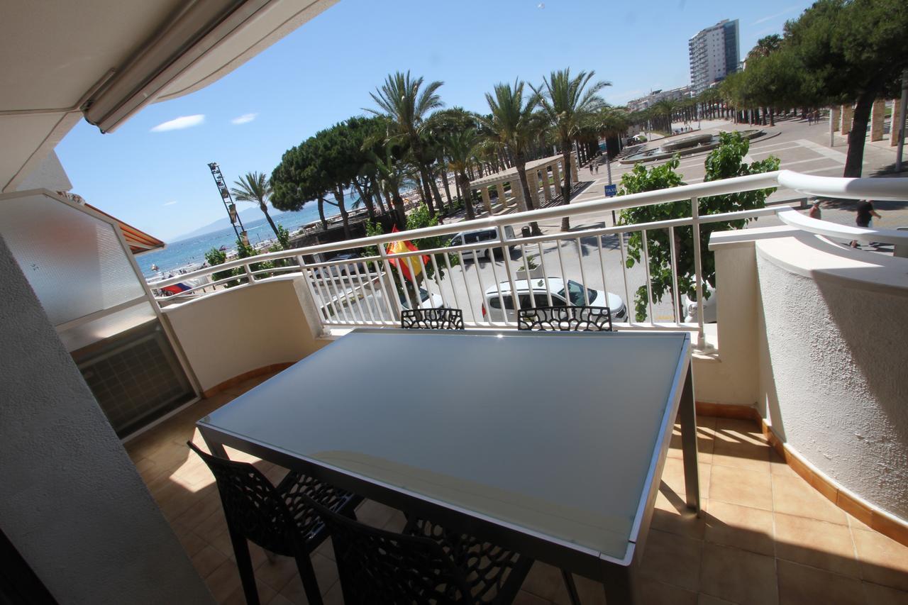 סאלו For A Stay Santillana Plaza מראה חיצוני תמונה